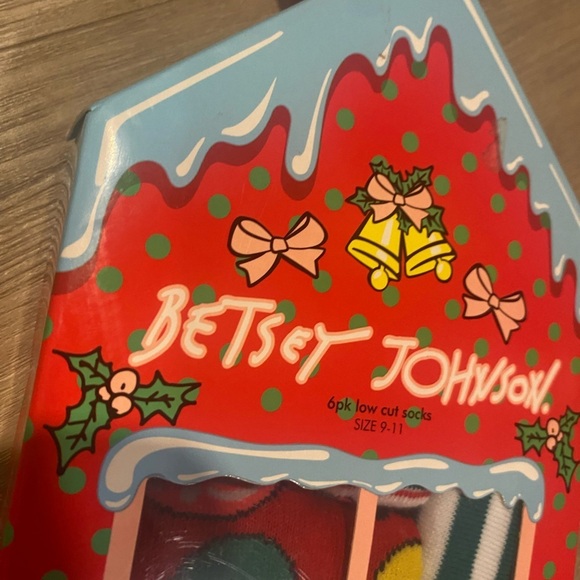 HP! Any 2/$18! Betsey Johnson 6 Pack Low Cut Christmas Socks - Picture 7 of 7